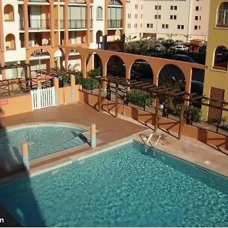 아파트 Pour 5 Avec Piscine *